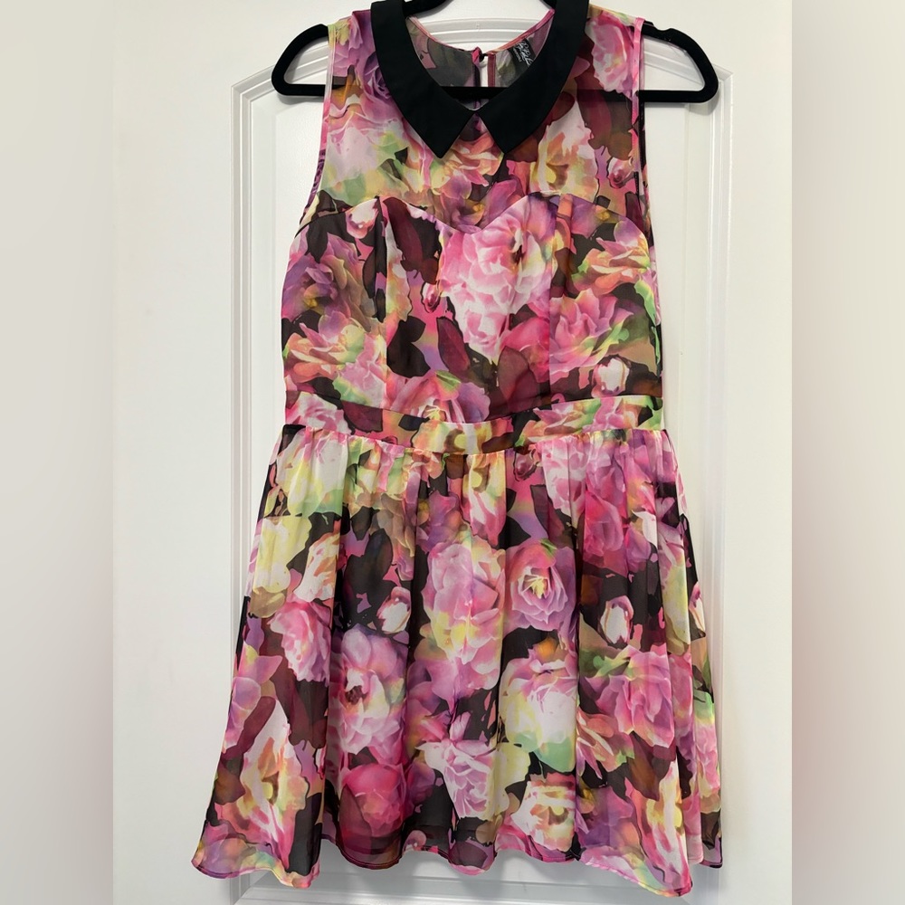 Flower print dress from the Pretty Little Liars' Collection size L.